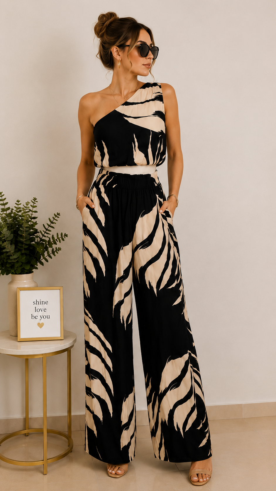 Set One Shoulder Estampado Negro y Crema